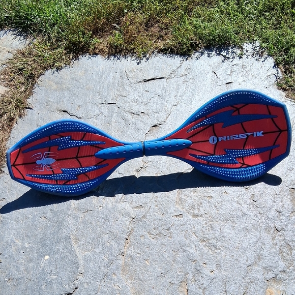 Spider-Man Blue and Red Caster Board - Picture 1 of 1